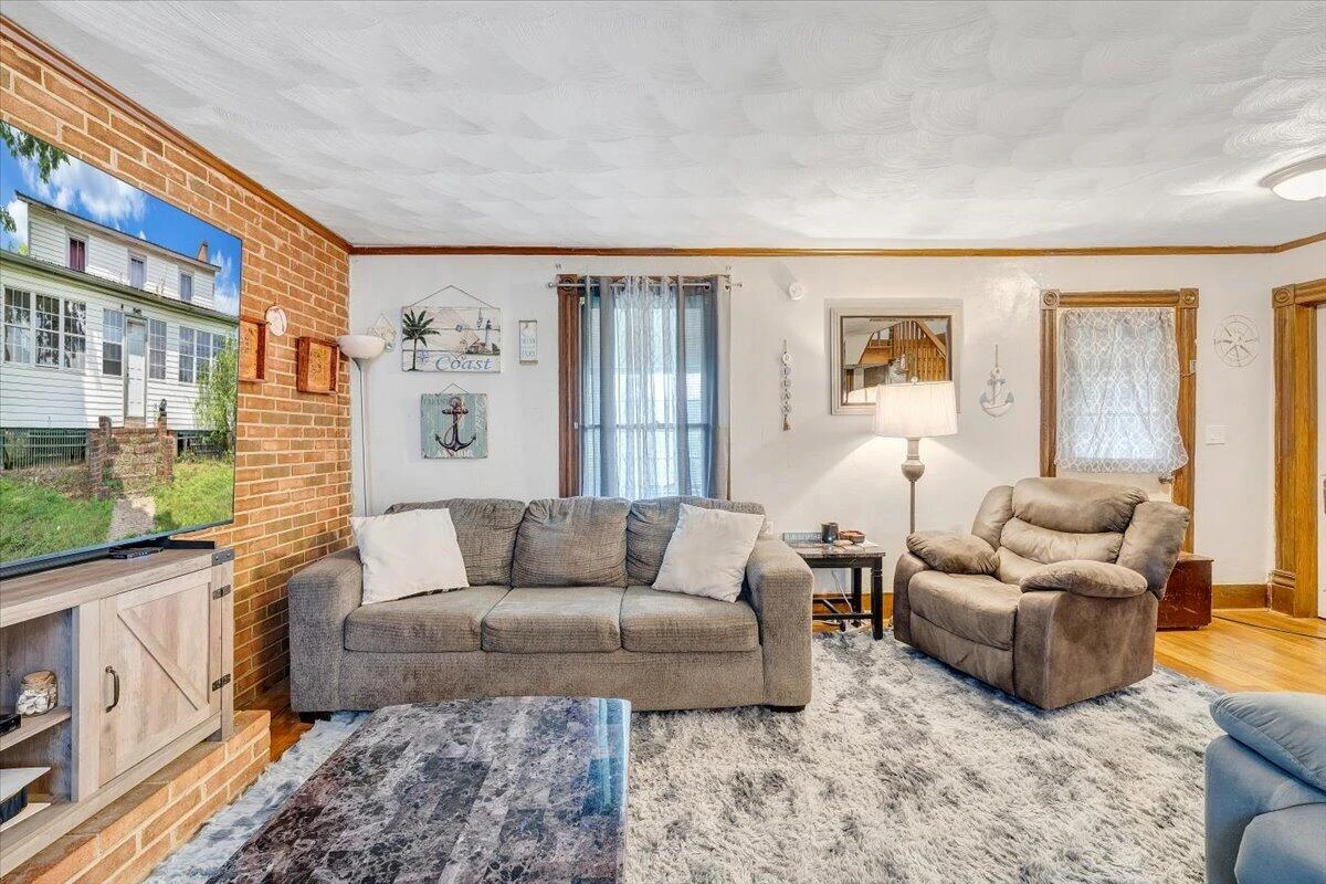 6457 Roanoke RD - Photo 9