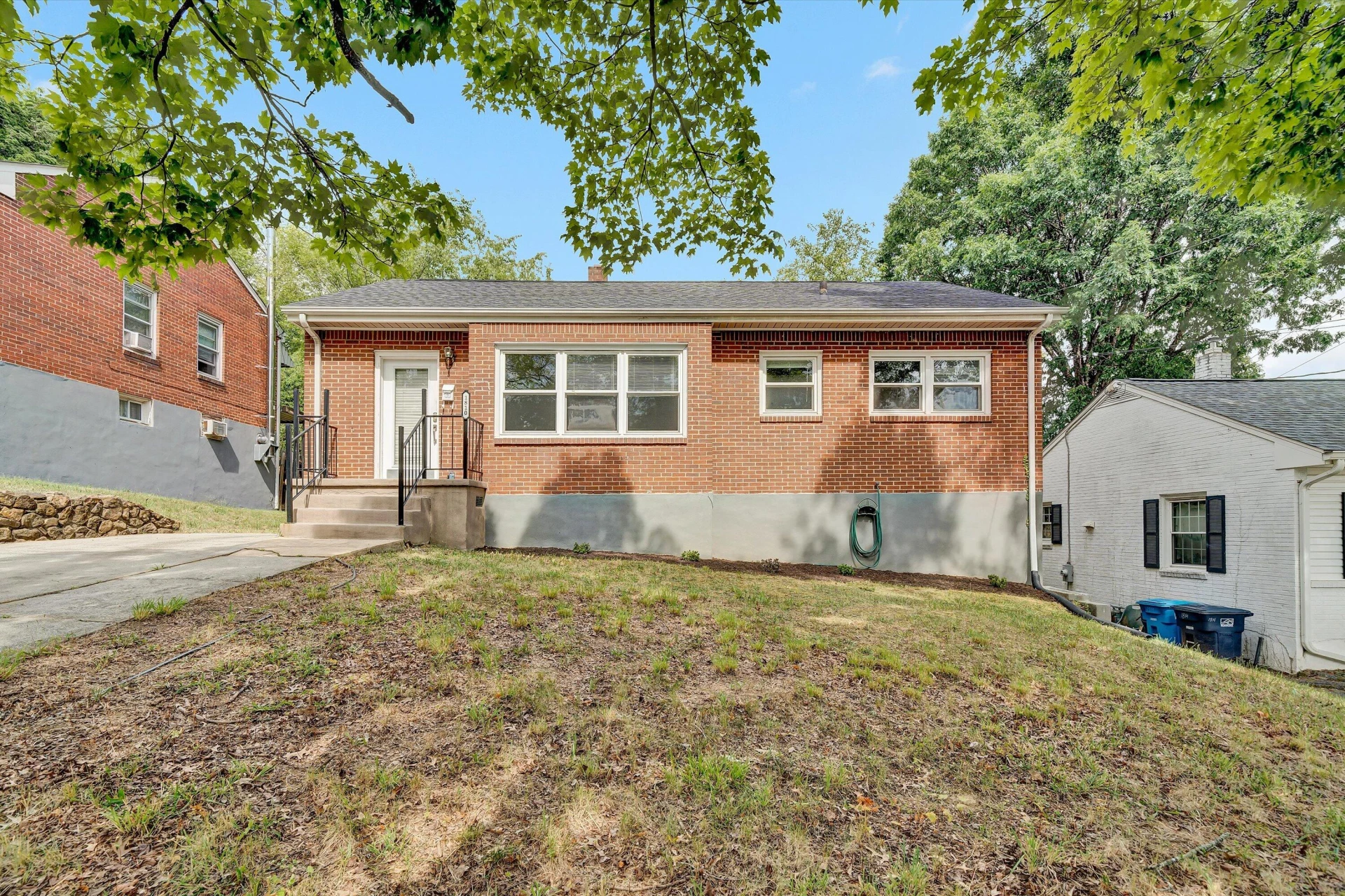 1810 Lawnhill ST SW