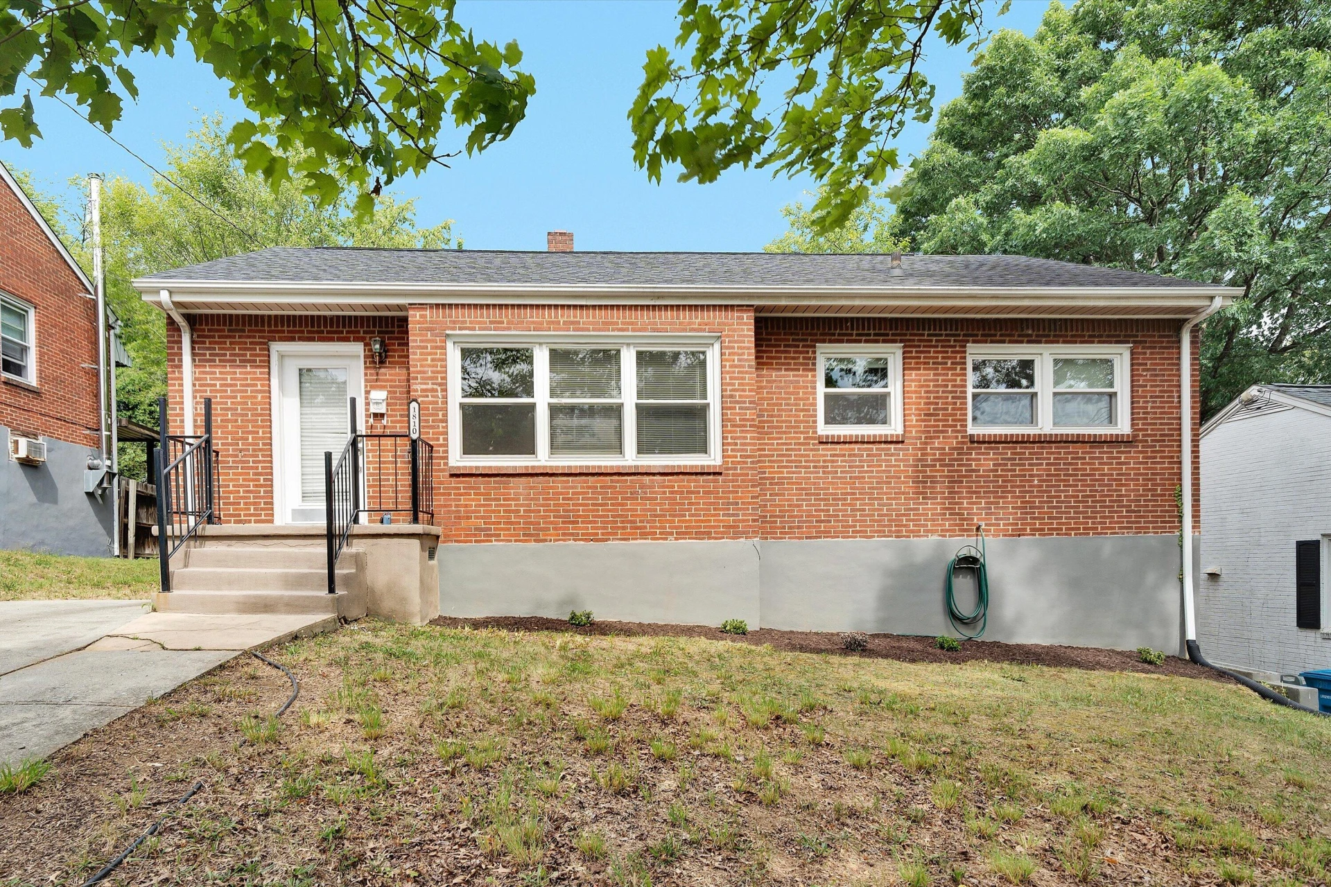 1810 Lawnhill ST SW - Photo 24