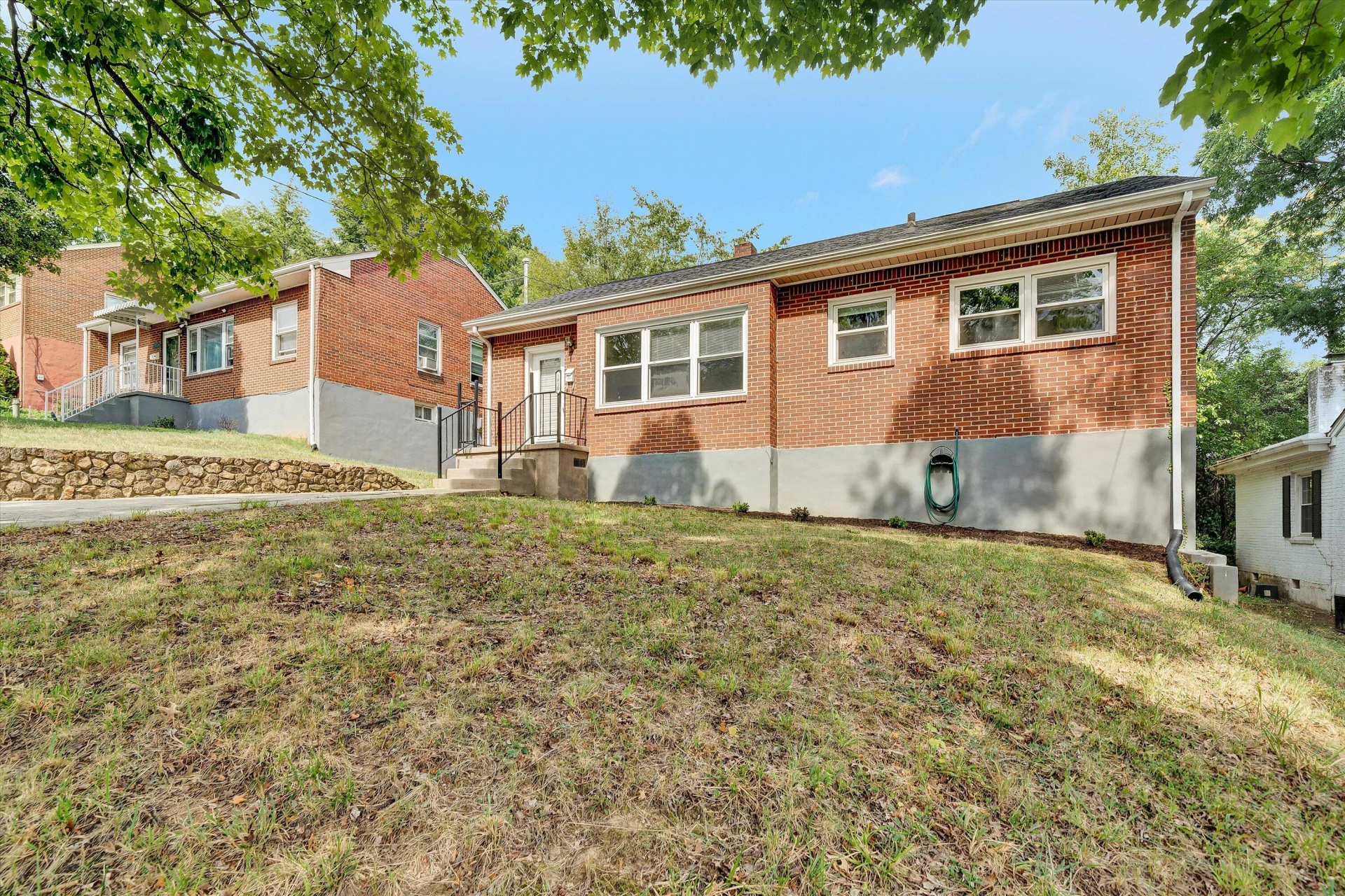 1810 Lawnhill ST SW - Photo 25