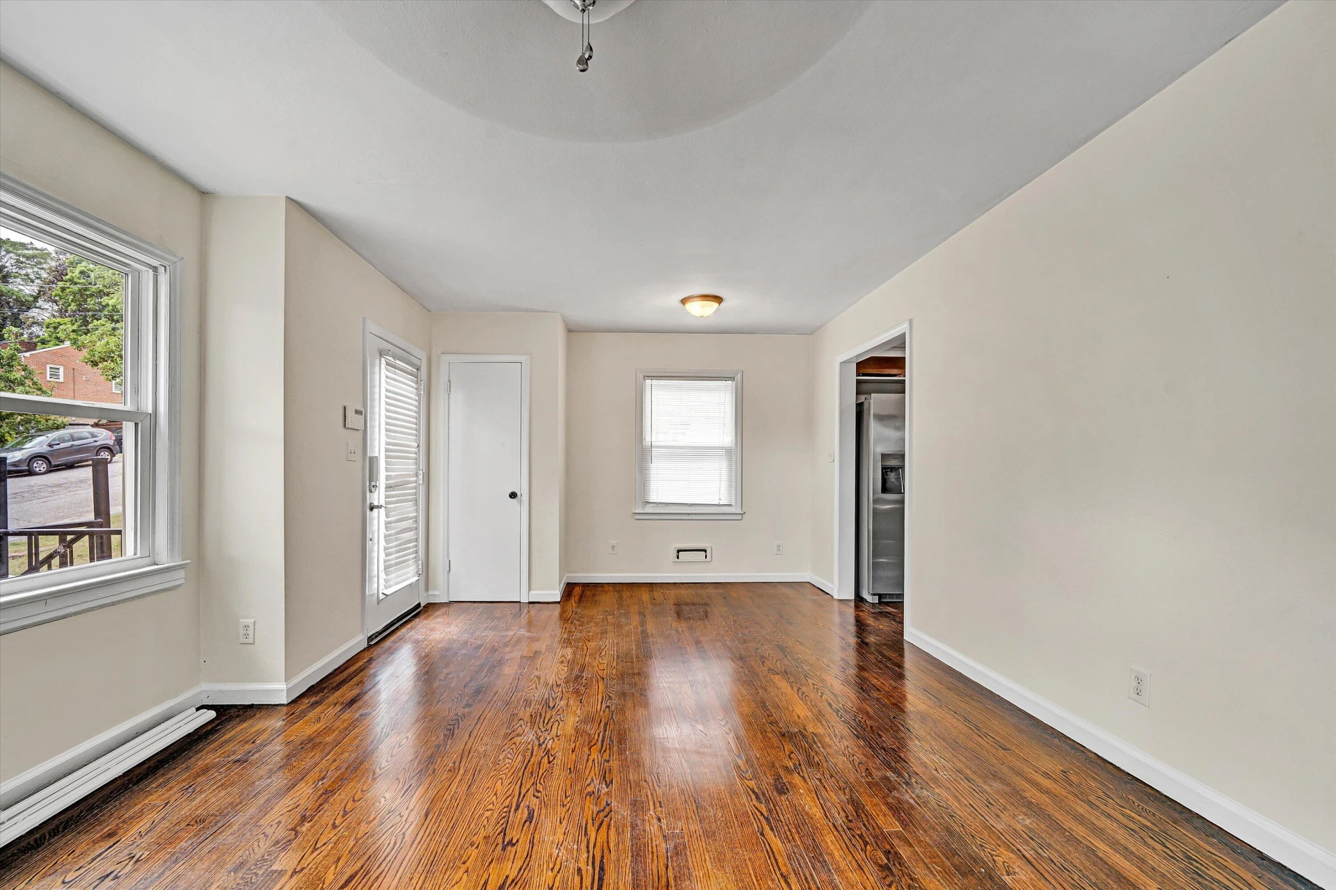 1810 Lawnhill ST SW - Photo 4