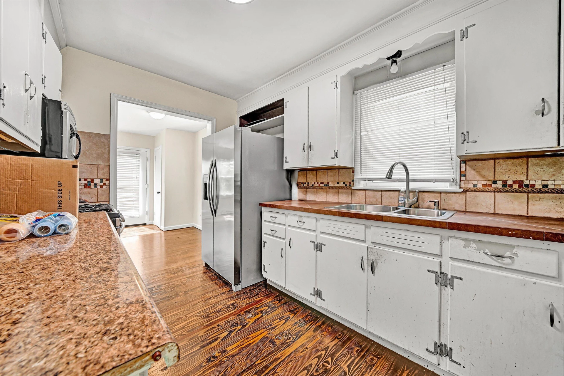 1810 Lawnhill ST SW - Photo 5