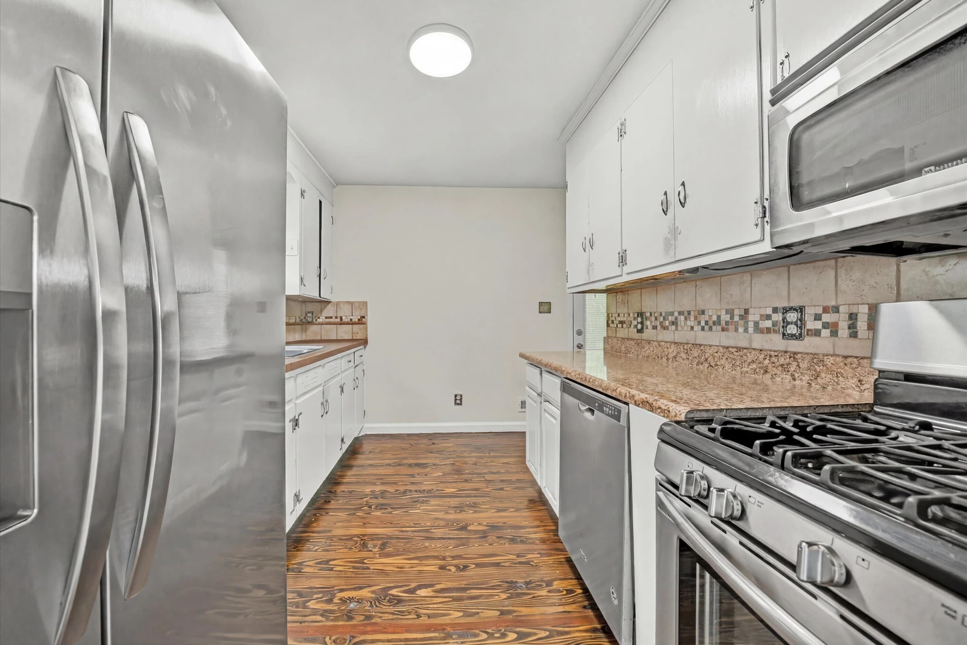 1810 Lawnhill ST SW - Photo 7