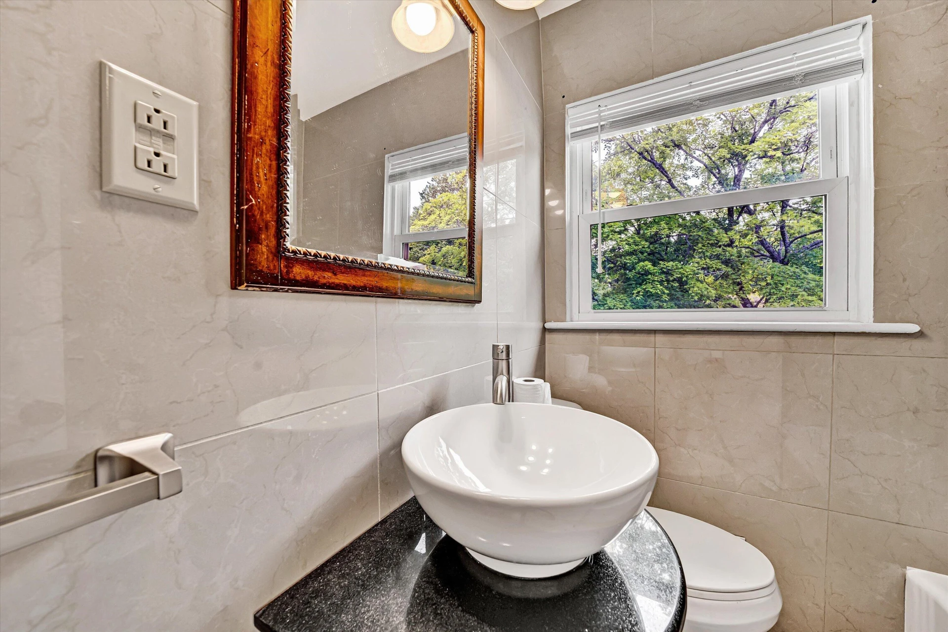 1810 Lawnhill ST SW - Photo 9