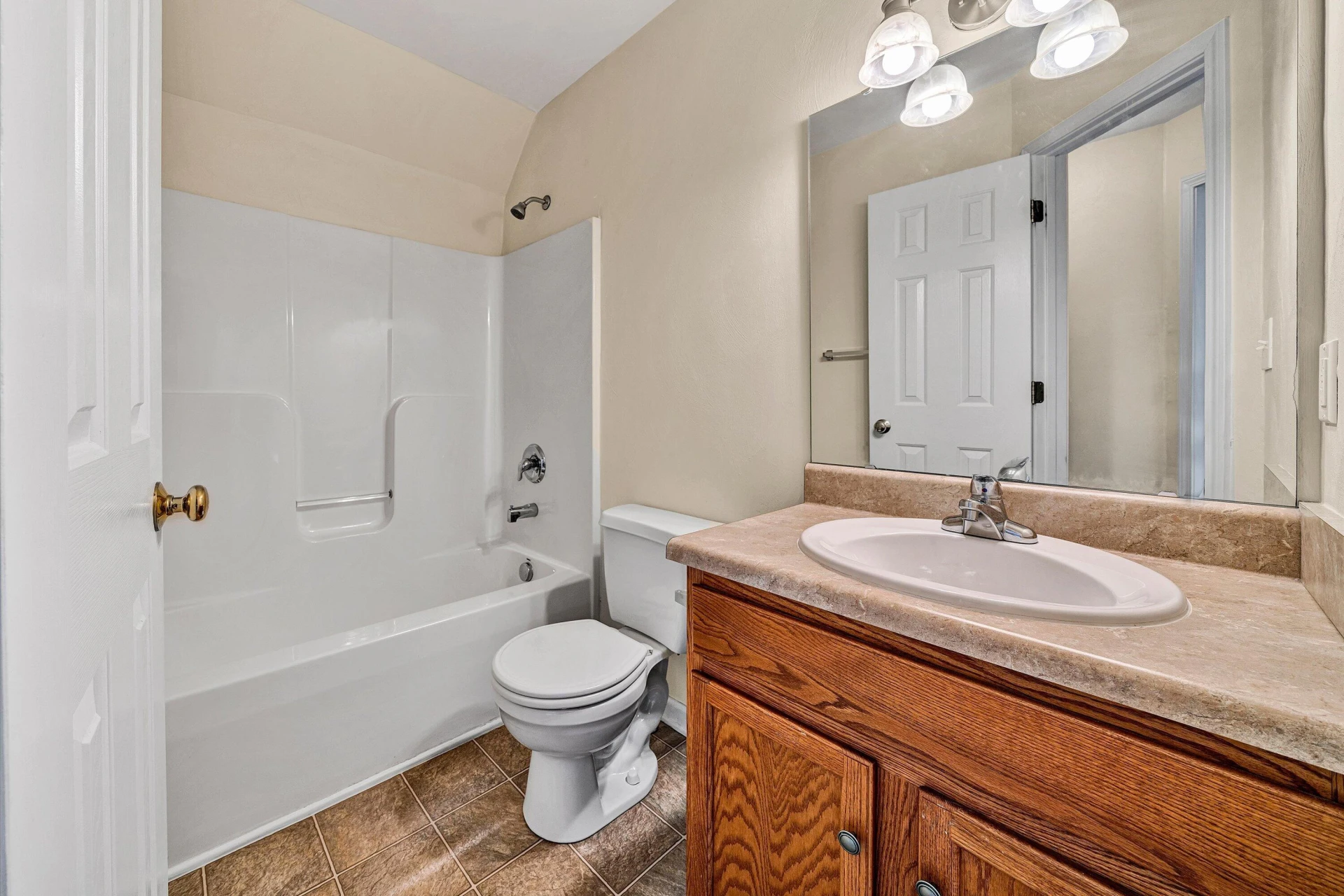 135 Wistaria DR - Photo 17