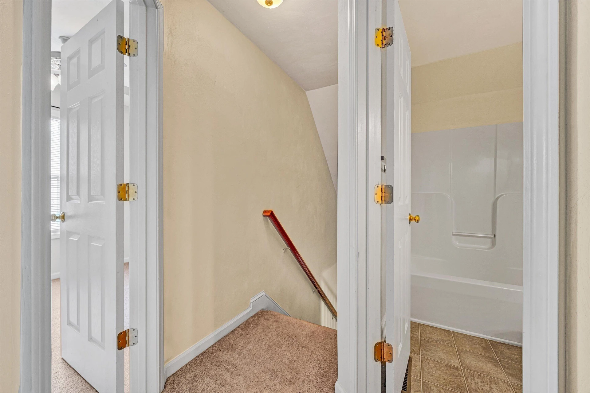 135 Wistaria DR - Photo 18