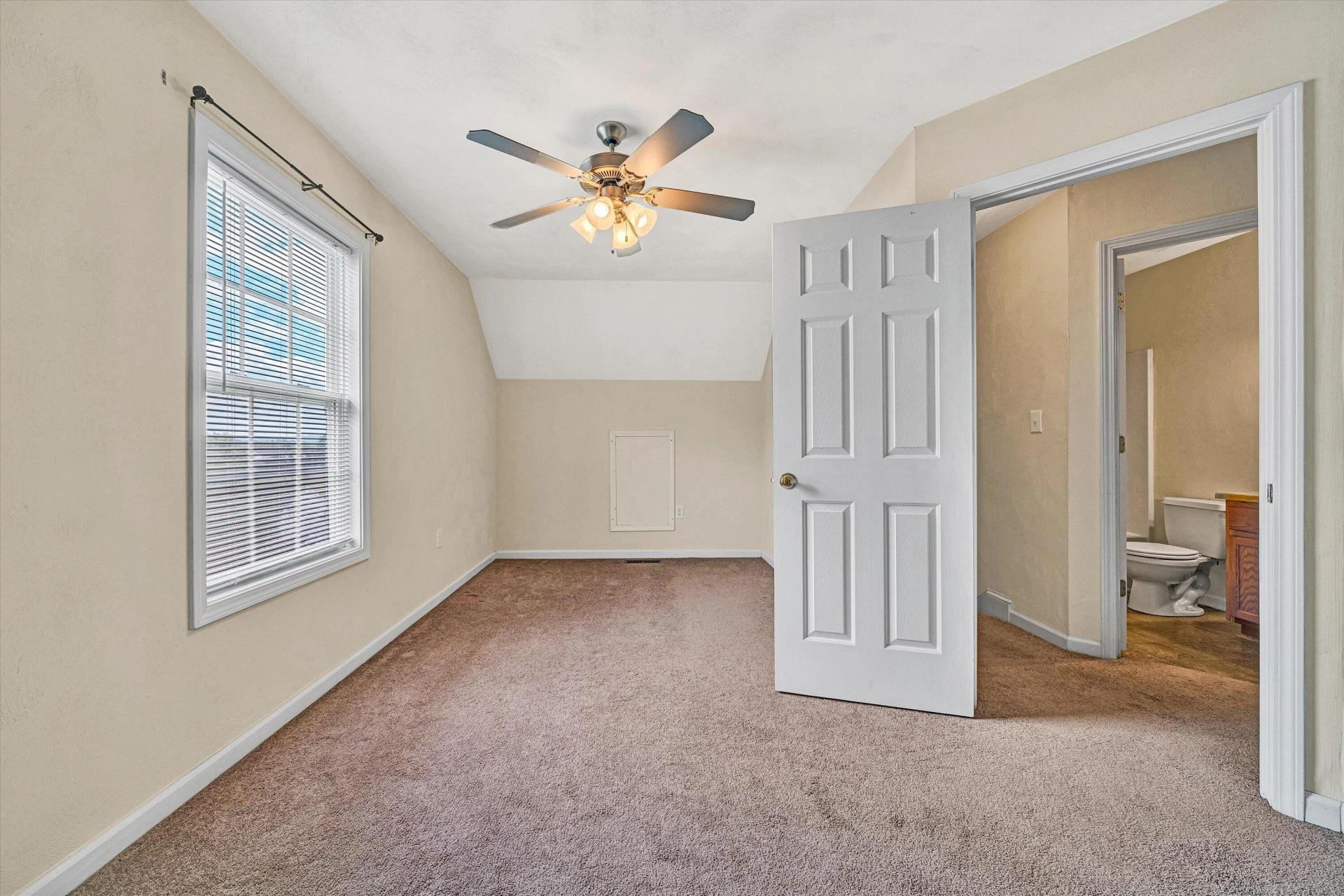 135 Wistaria DR - Photo 21