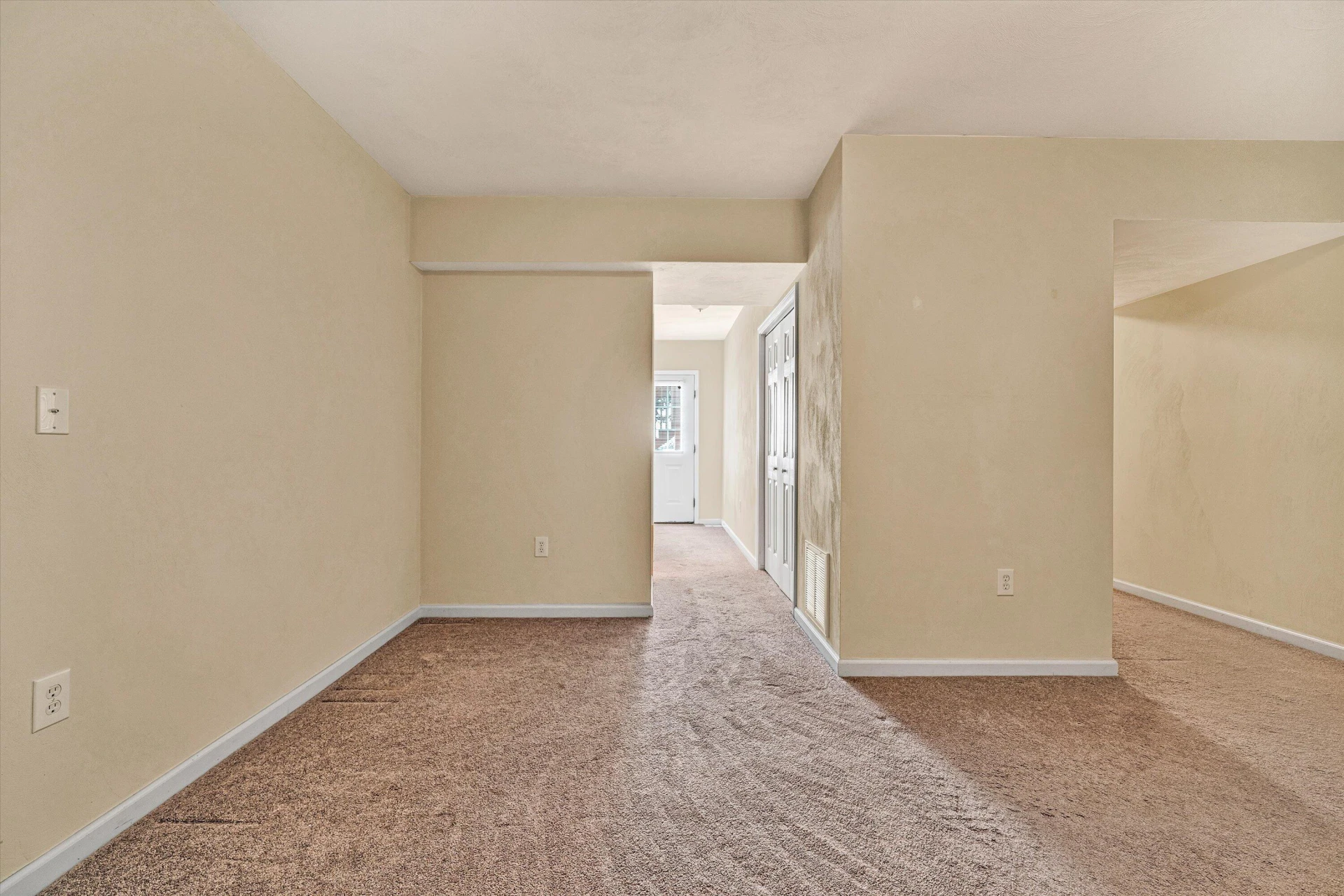 135 Wistaria DR - Photo 24