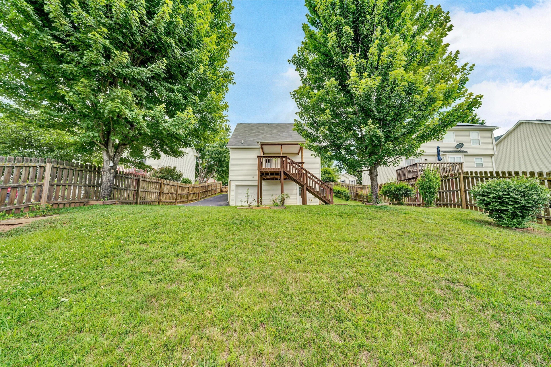 135 Wistaria DR - Photo 27