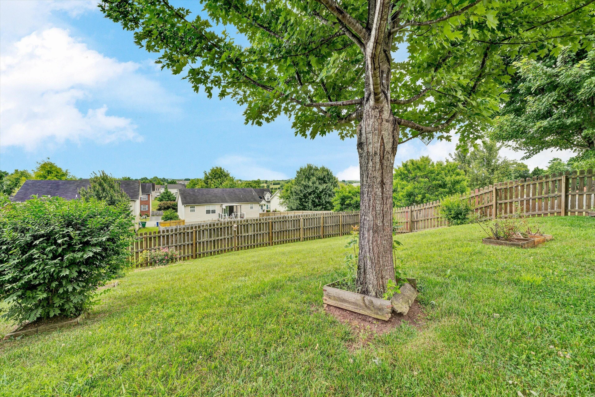 135 Wistaria DR - Photo 28