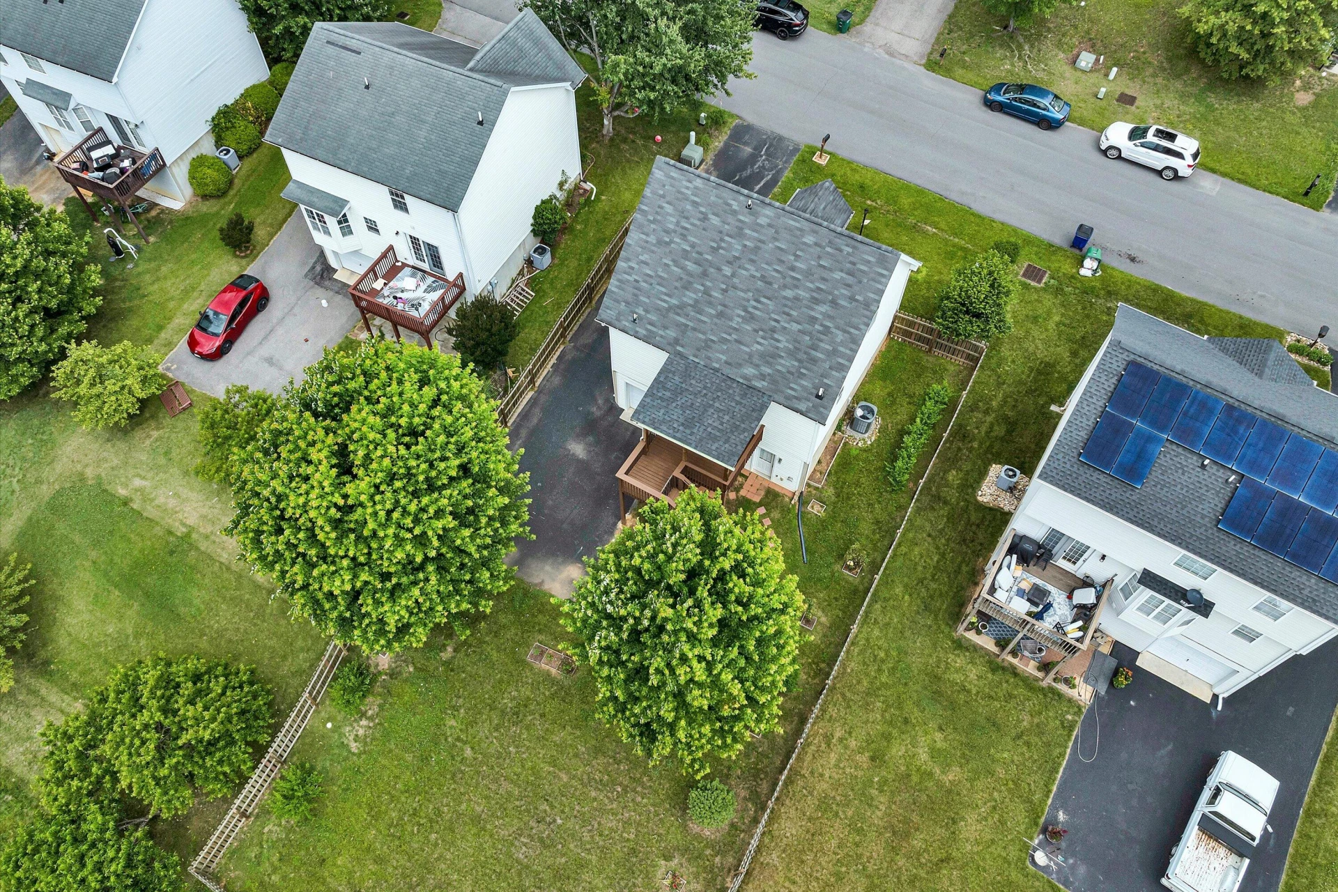 135 Wistaria DR - Photo 4