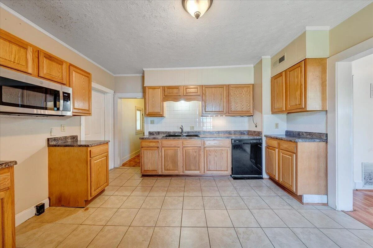 1408 Hatcher AVE - Photo 8