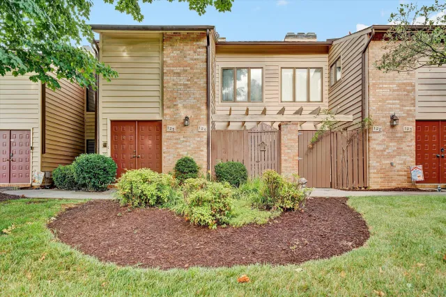 124 Windward DR SW
