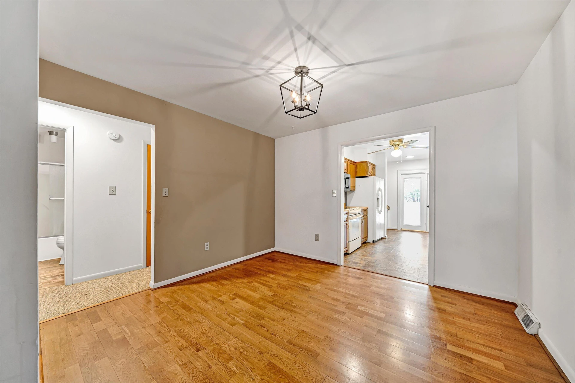 124 Windward DR SW - Photo 5