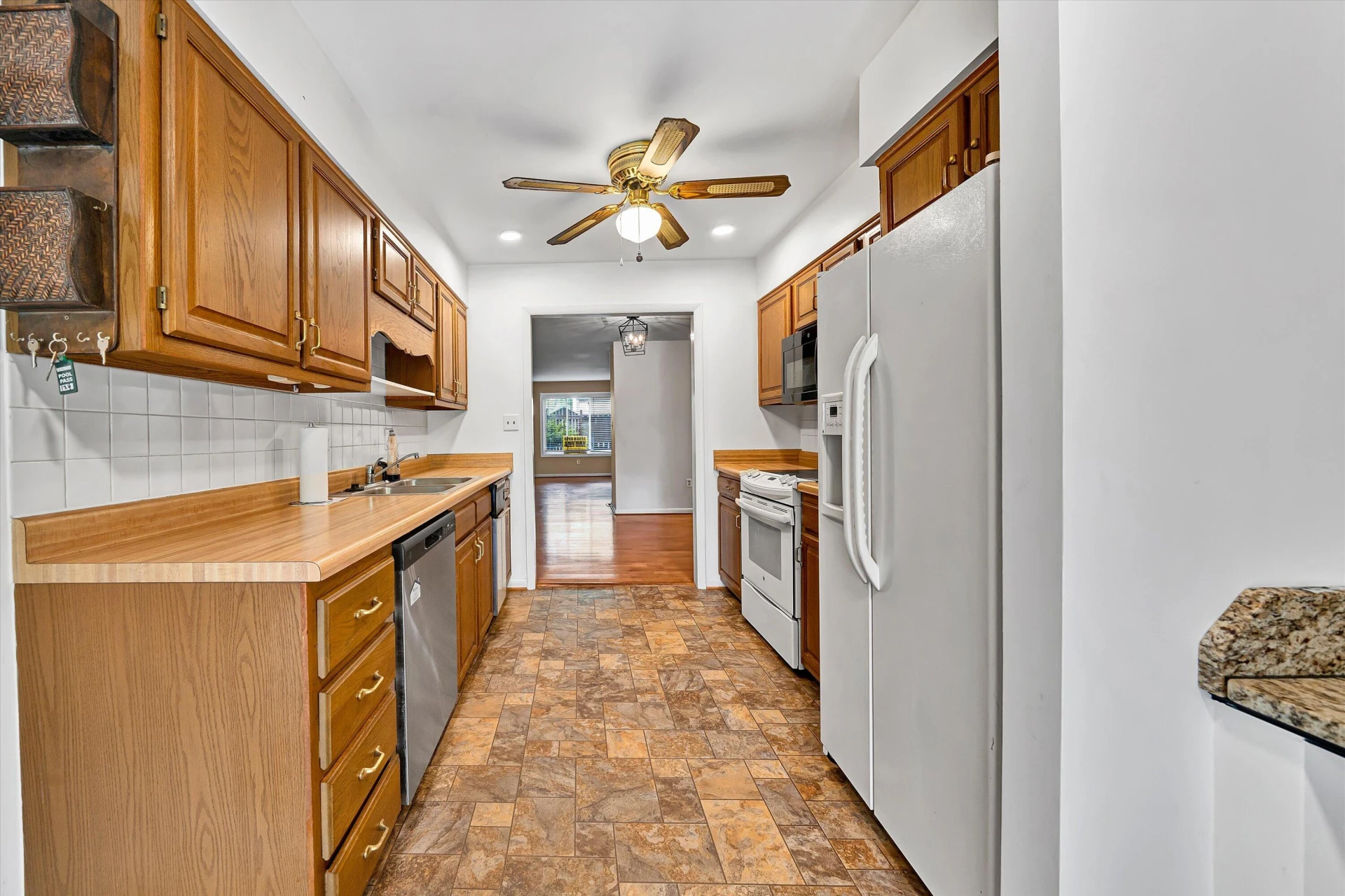 124 Windward DR SW - Photo 8
