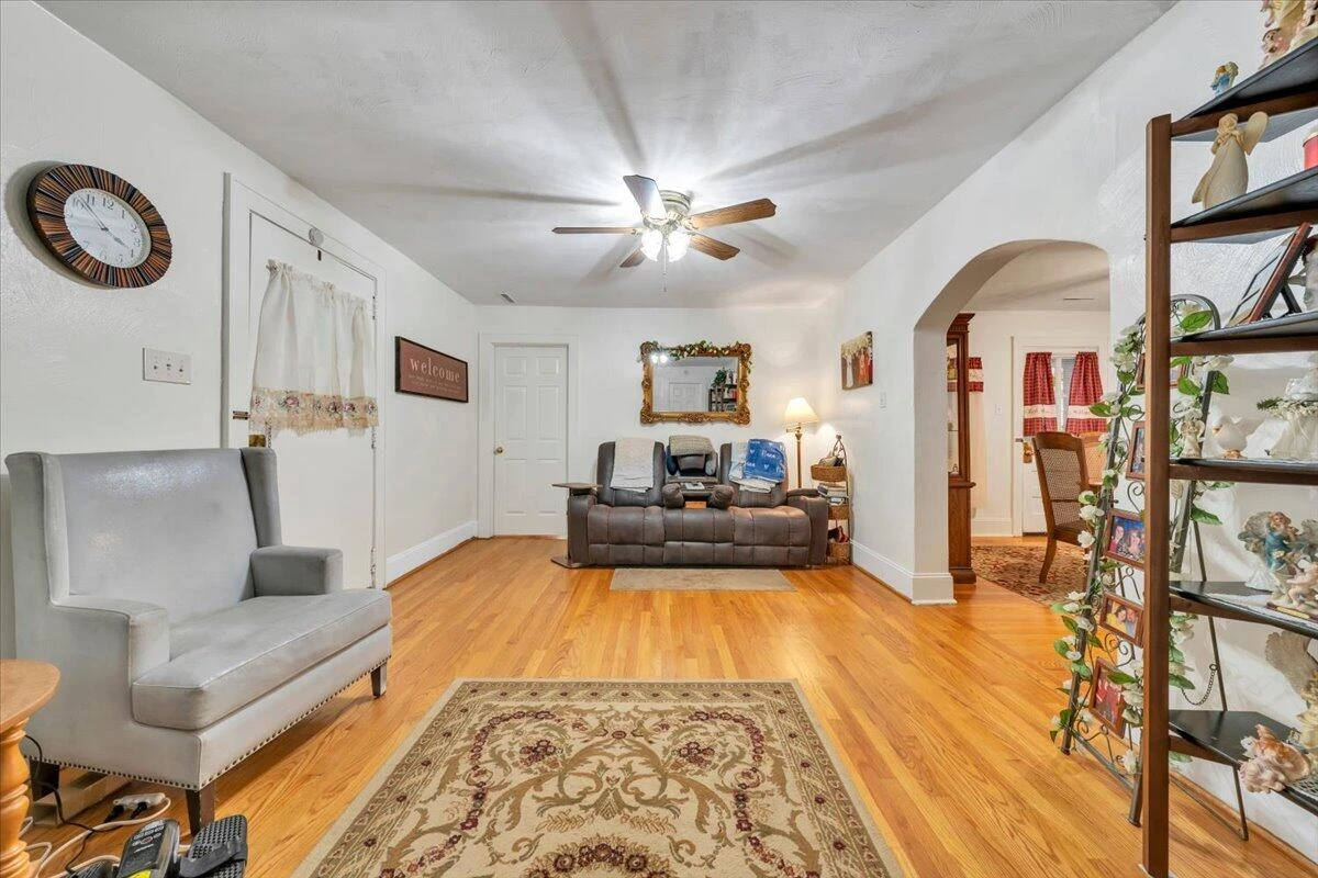 1852 Wildwood RD - Photo 12