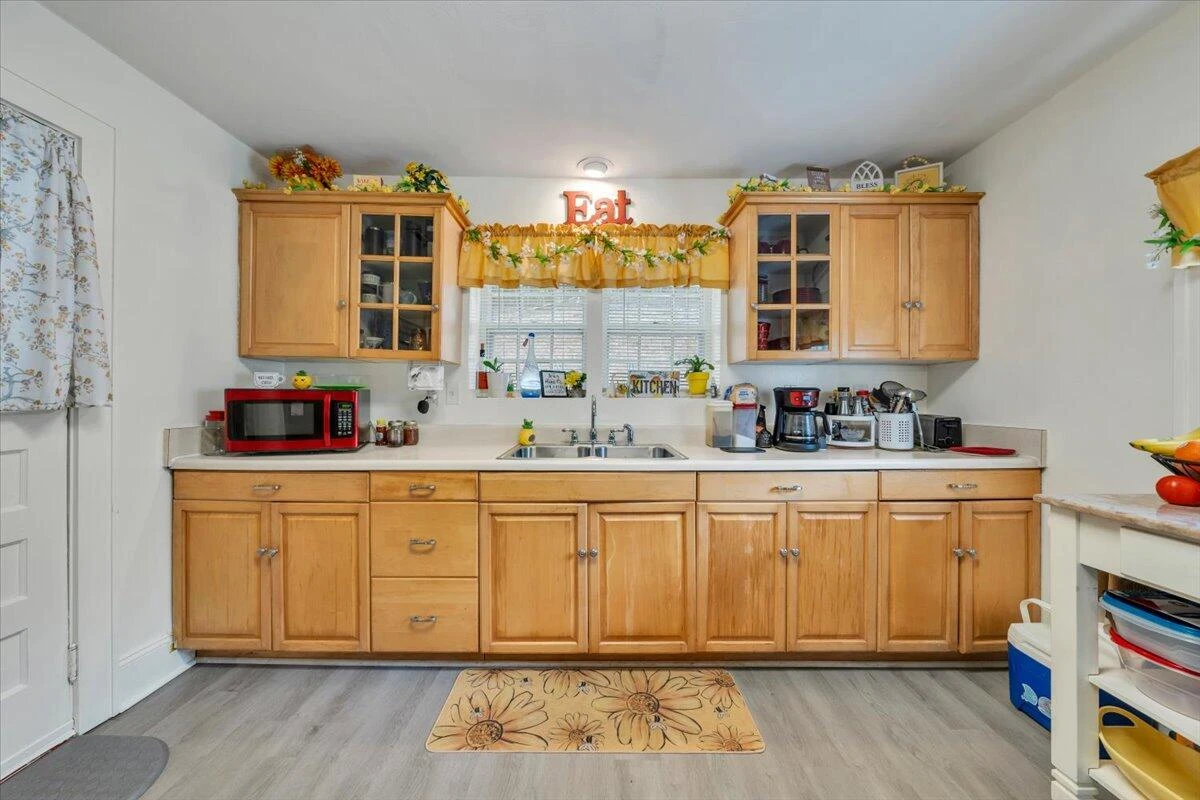 1852 Wildwood RD - Photo 16
