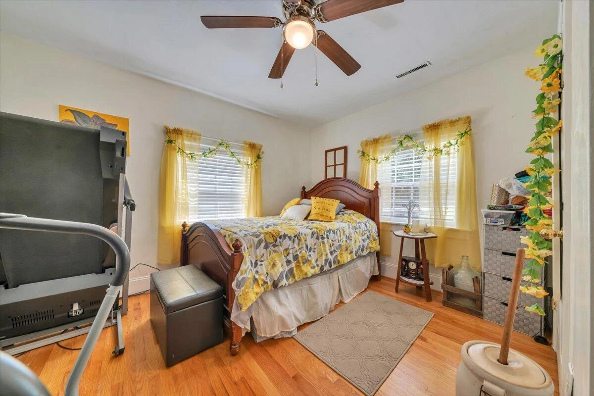 1852 Wildwood RD - Photo 25