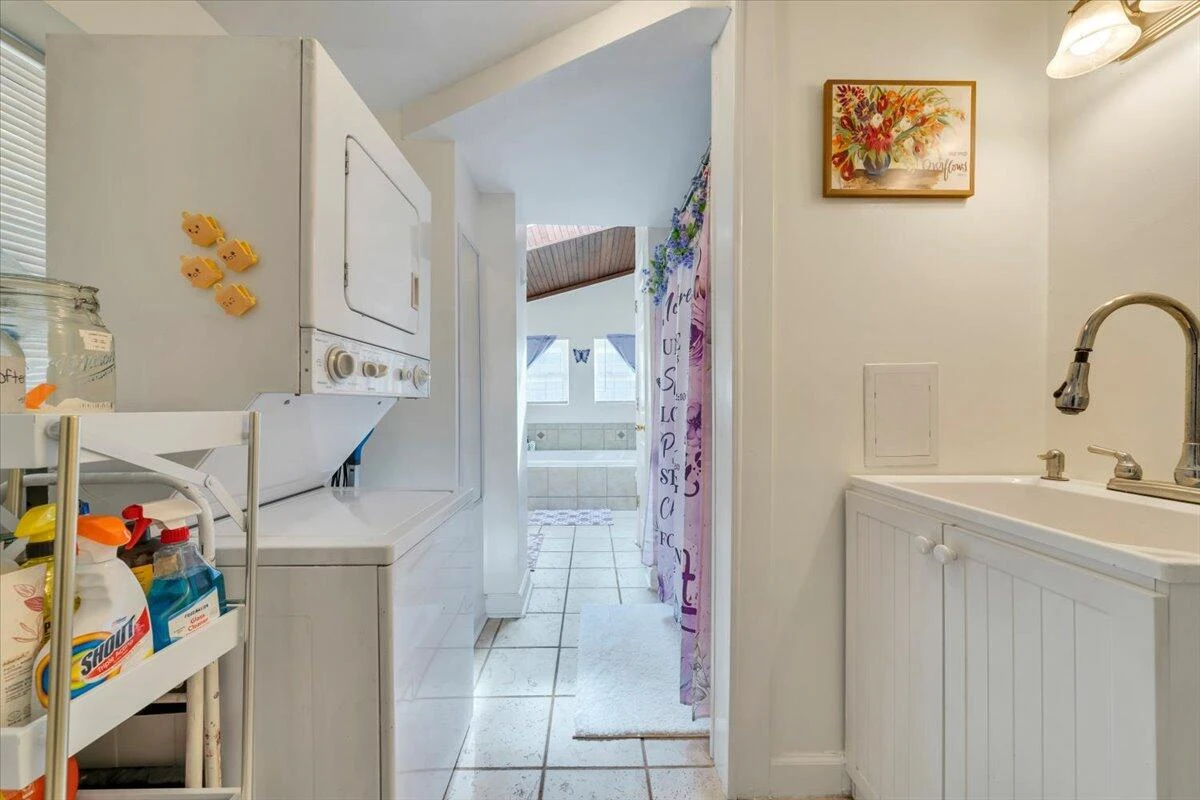 1852 Wildwood RD - Photo 27