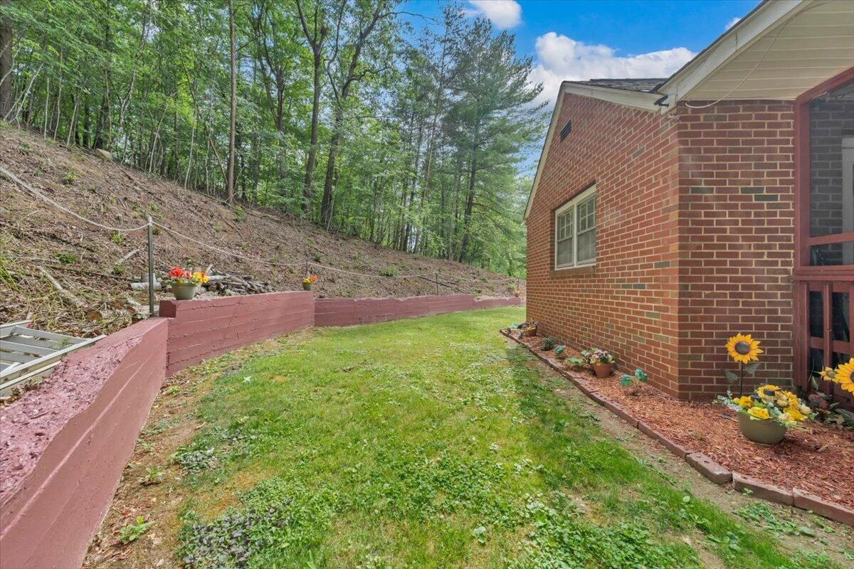 1852 Wildwood RD - Photo 34