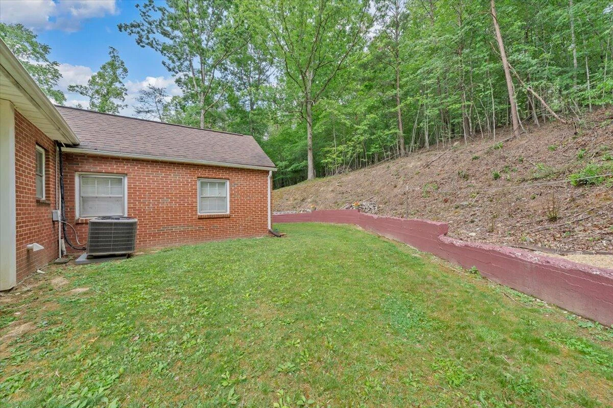1852 Wildwood RD - Photo 36