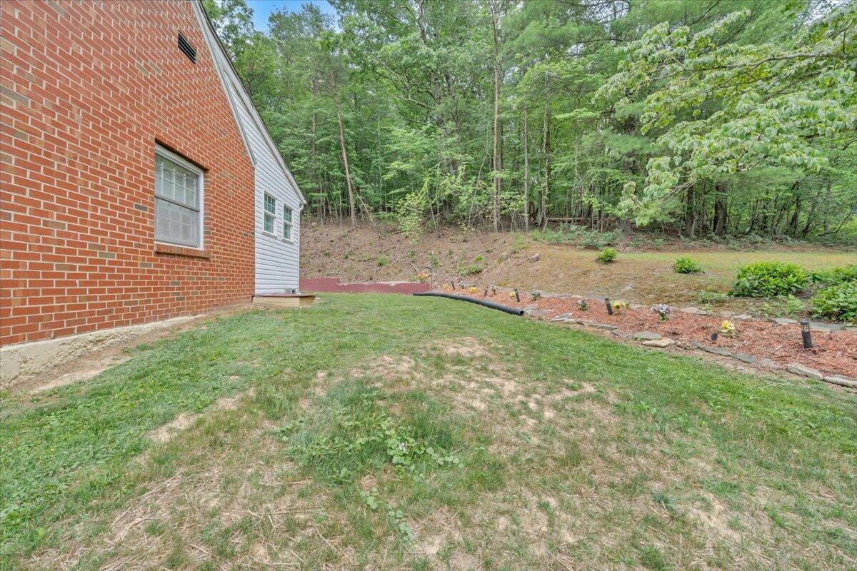 1852 Wildwood RD - Photo 37