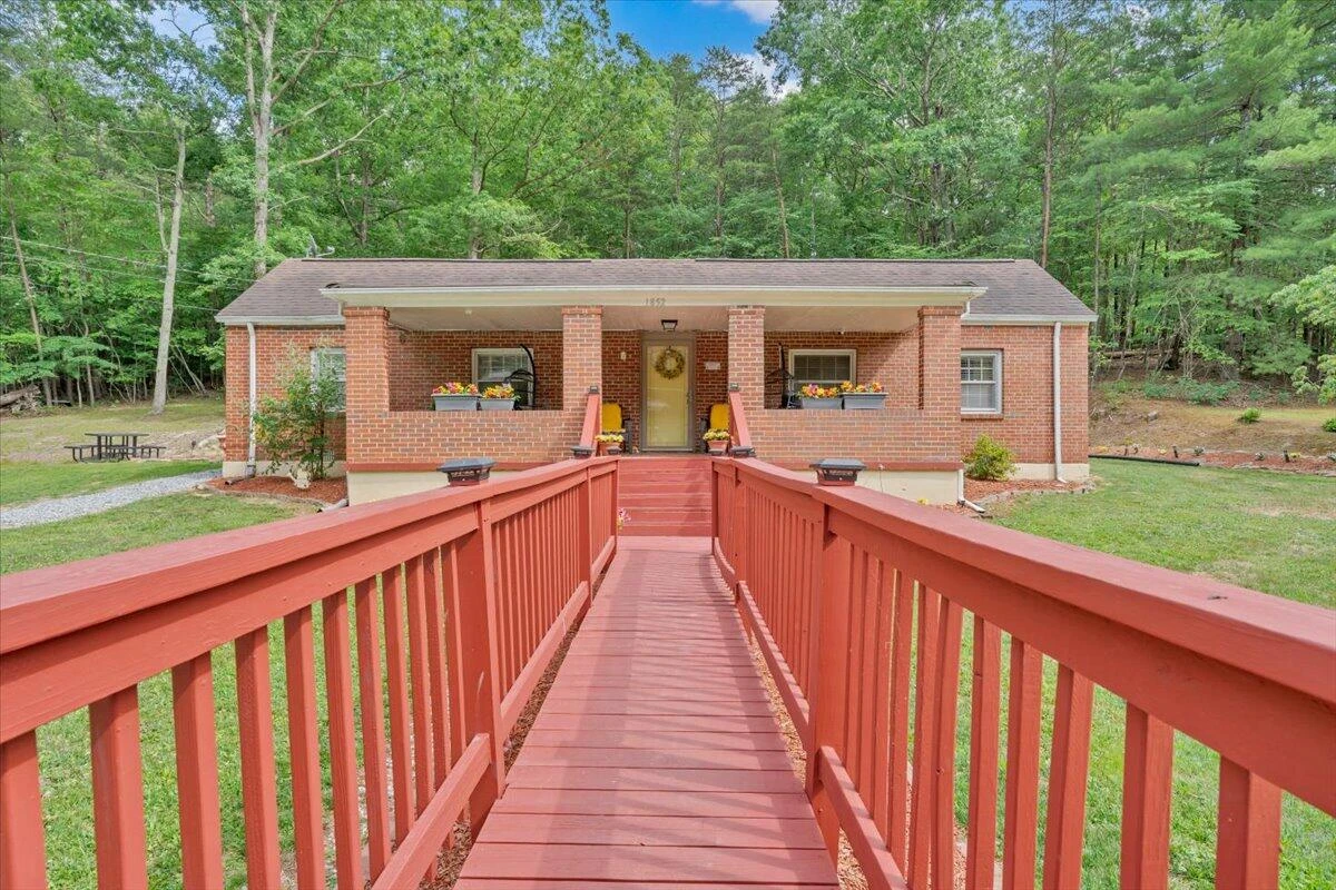 1852 Wildwood RD - Photo 48