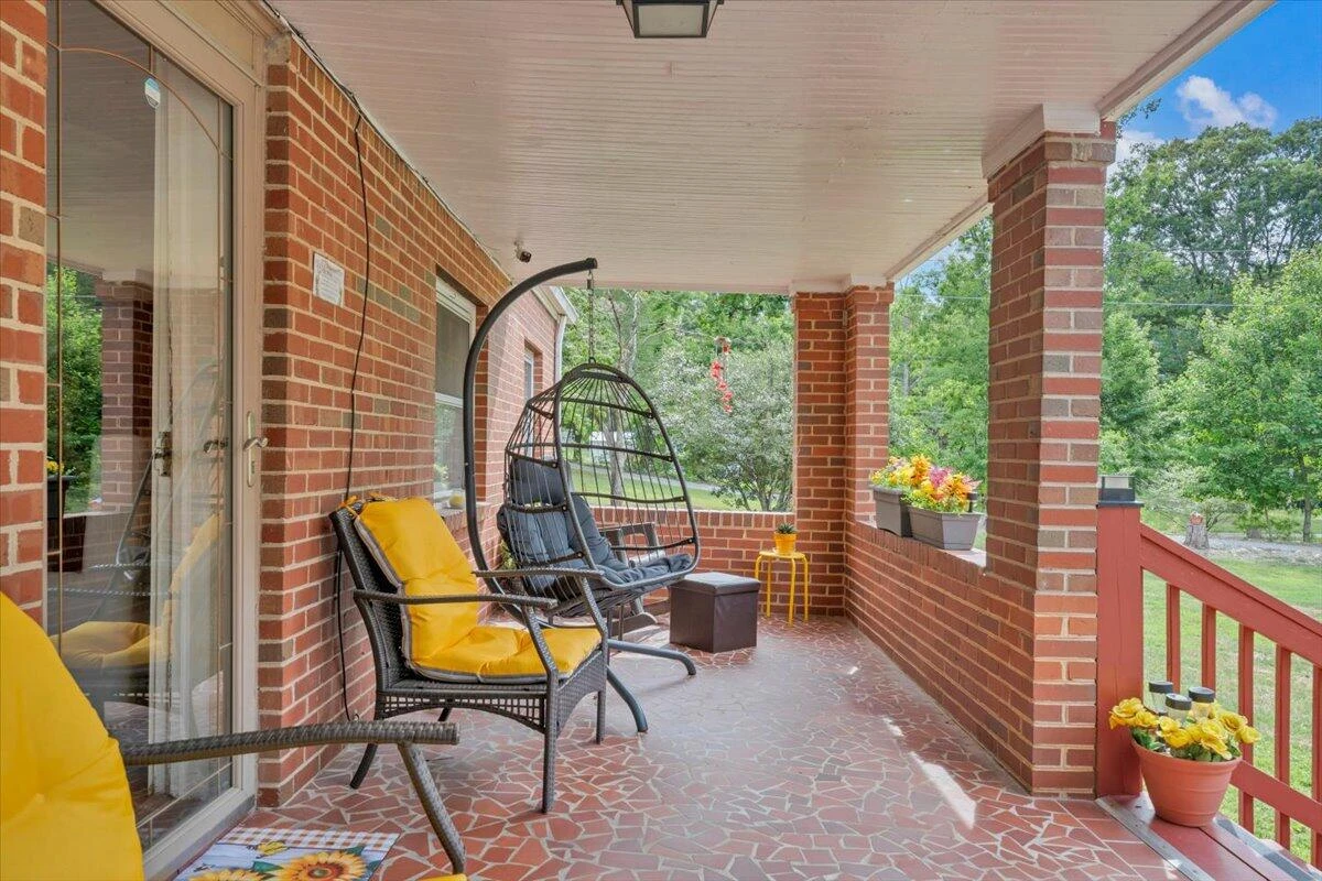 1852 Wildwood RD - Photo 7