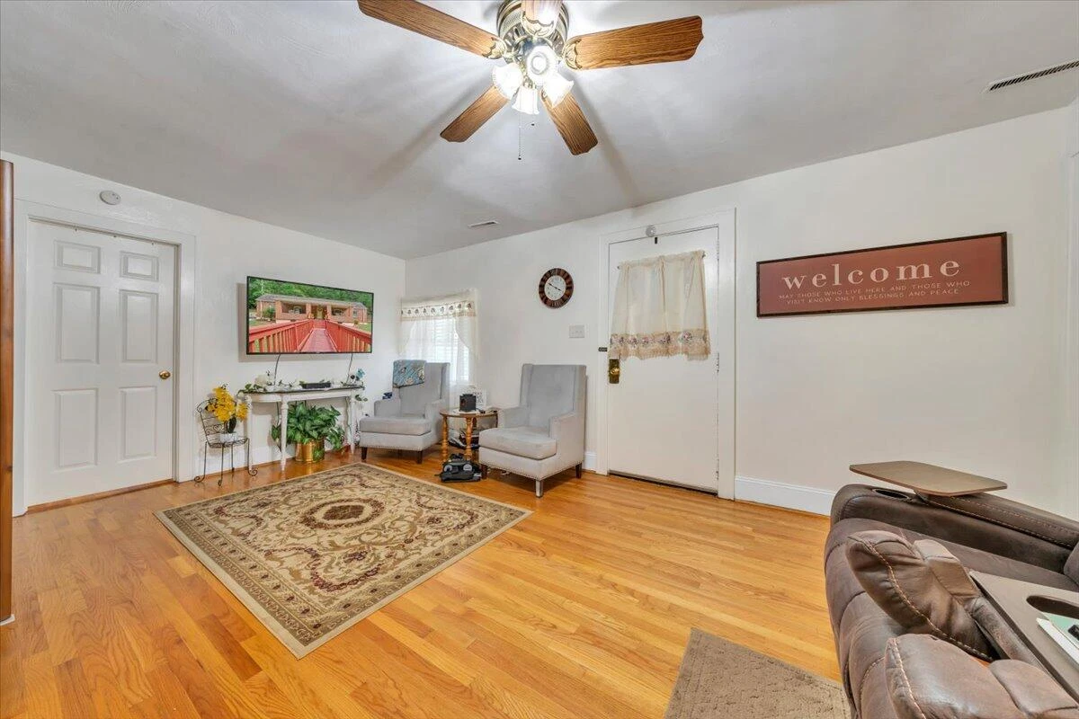 1852 Wildwood RD - Photo 10