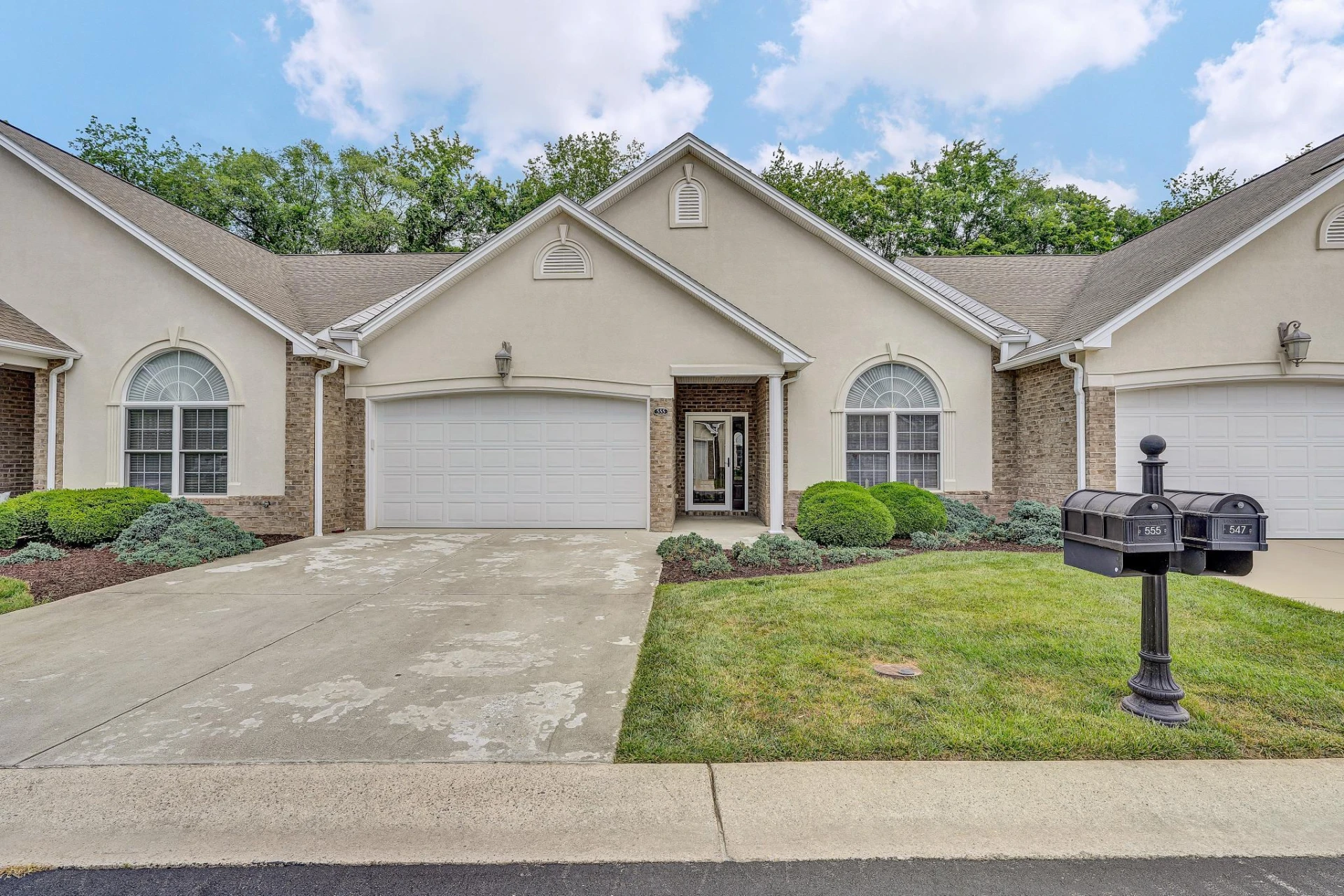555 Greenway Landing PL - Photo 2