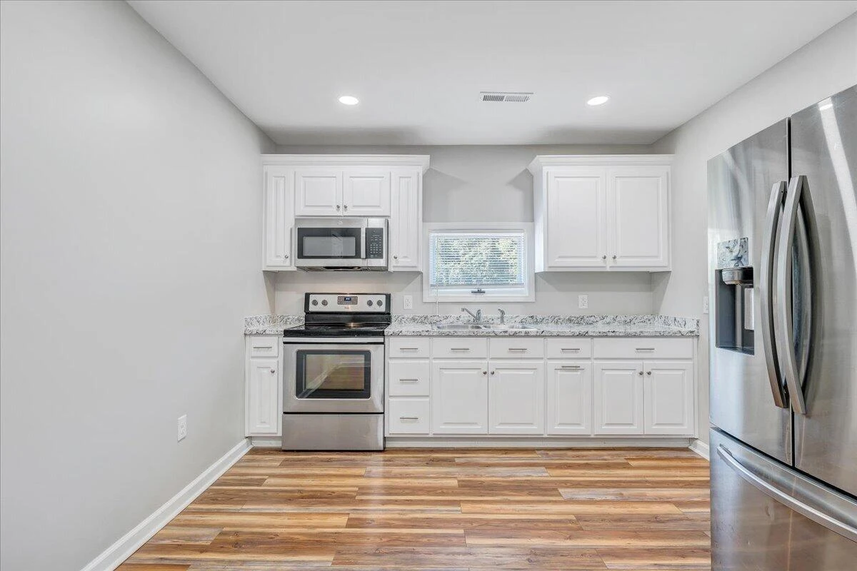 8501 Holly Tree DR - Photo 12