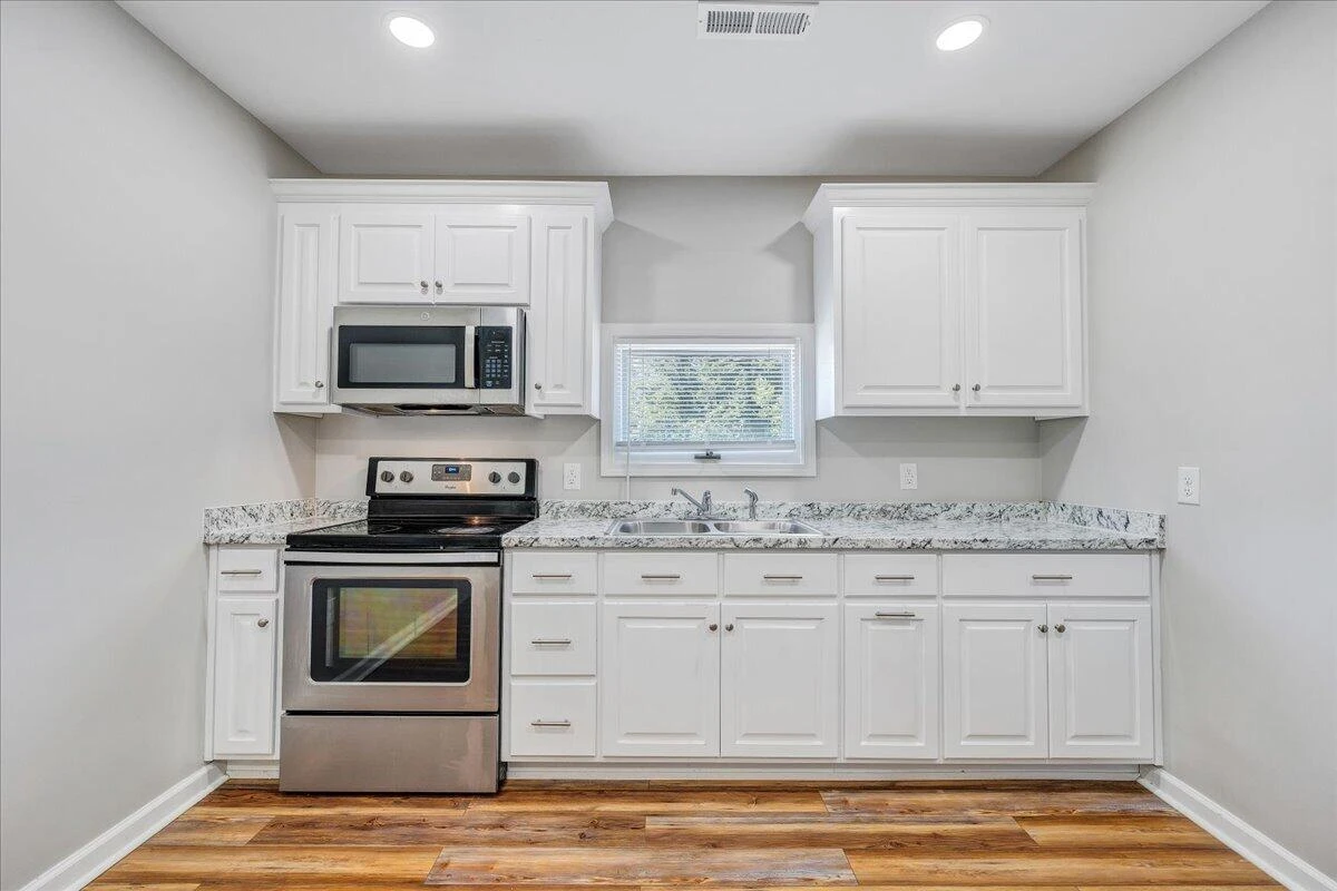 8501 Holly Tree DR - Photo 13