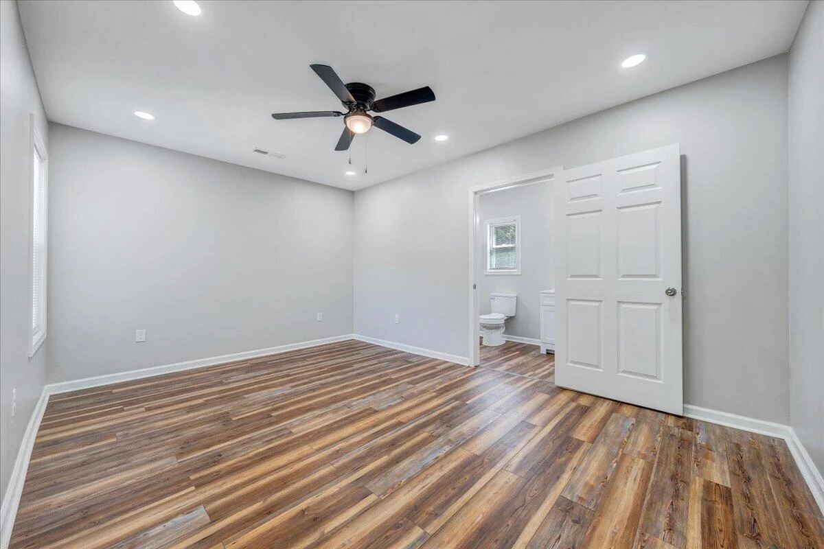 8501 Holly Tree DR - Photo 16