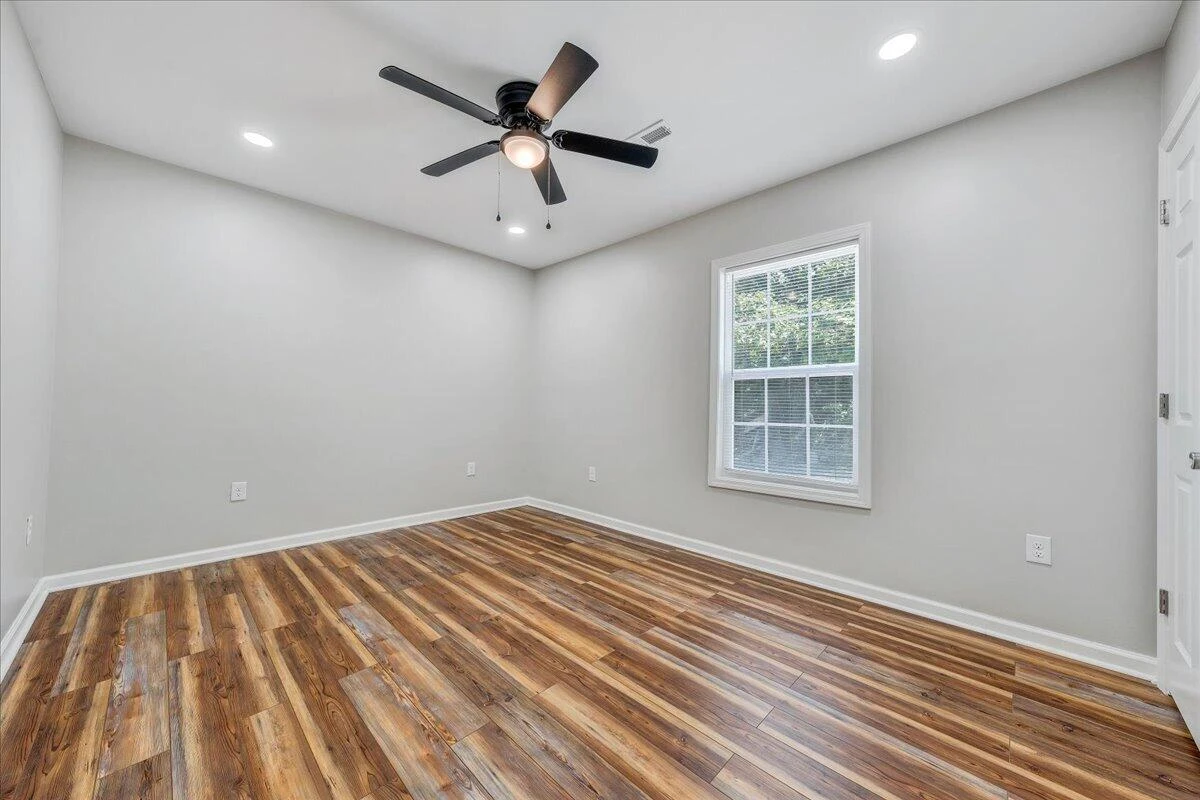 8501 Holly Tree DR - Photo 21