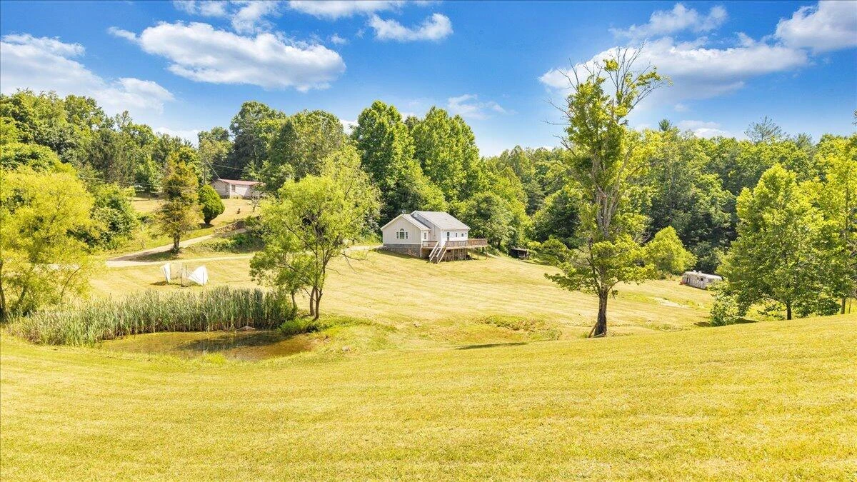 8501 Holly Tree DR - Photo 34