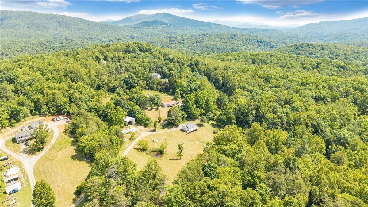 8501 Holly Tree DR - Photo 36
