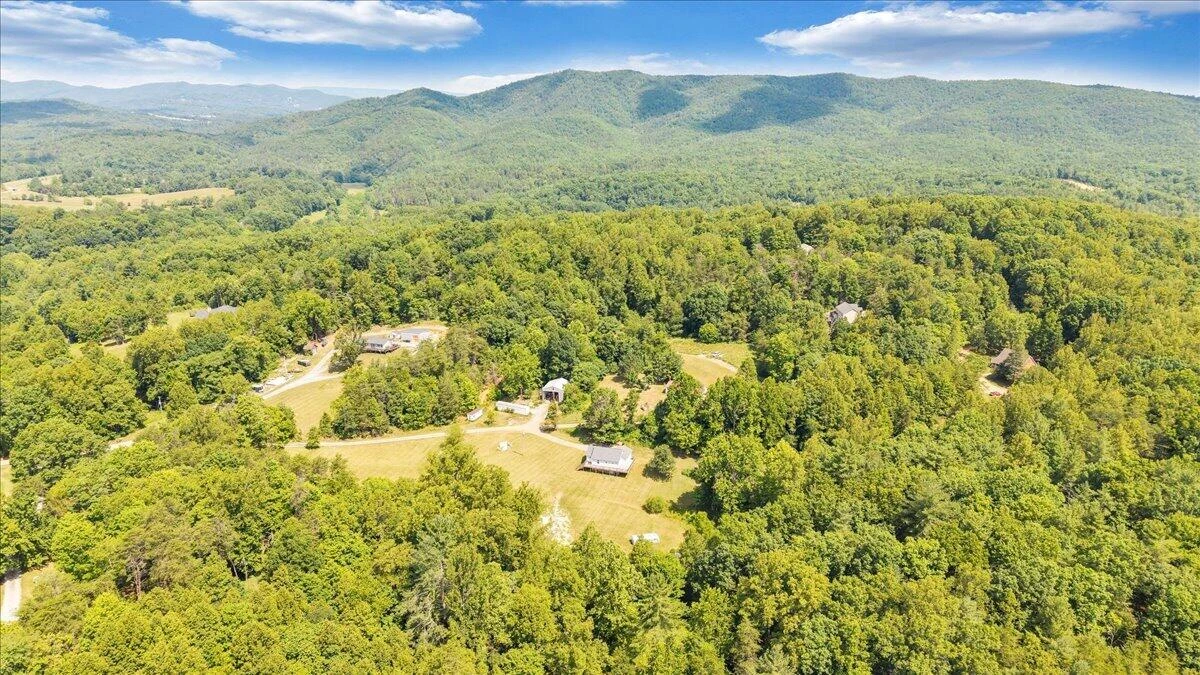 8501 Holly Tree DR - Photo 48