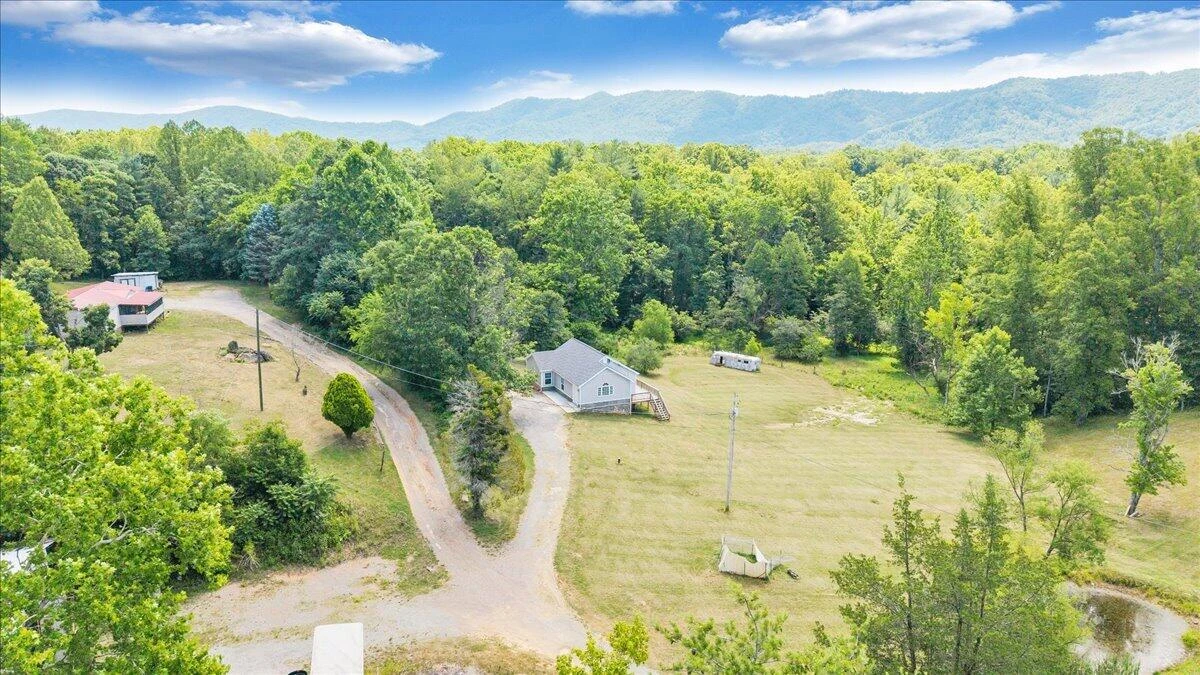 8501 Holly Tree DR - Photo 56