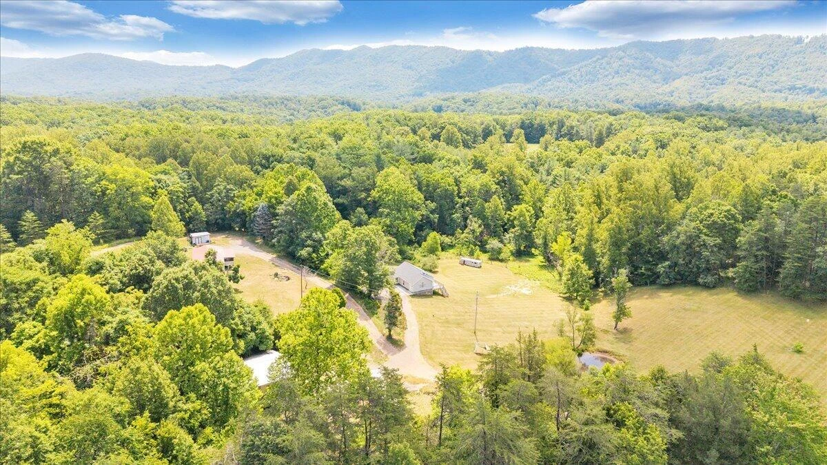 8501 Holly Tree DR - Photo 57