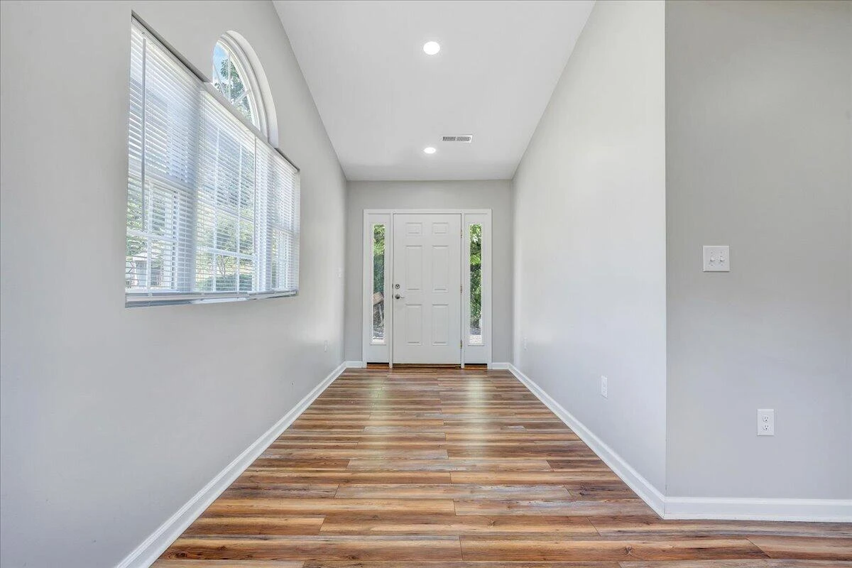 8501 Holly Tree DR - Photo 6