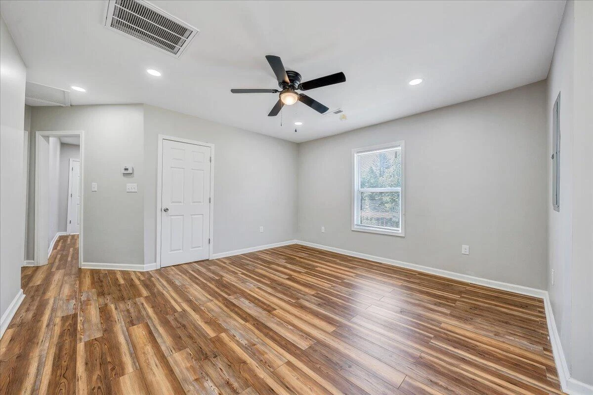 8501 Holly Tree DR - Photo 8