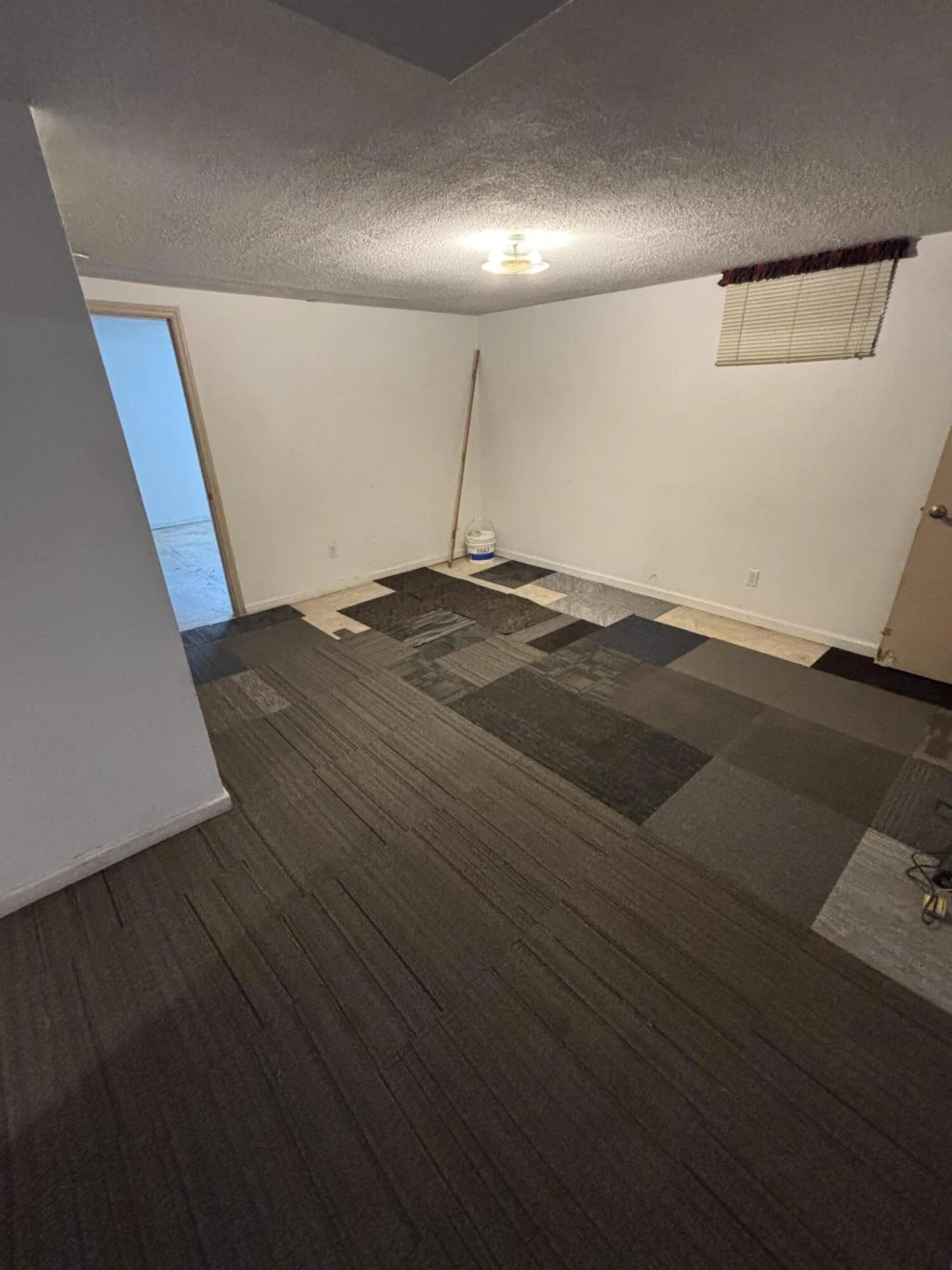 810 E Riverside DR - Photo 10