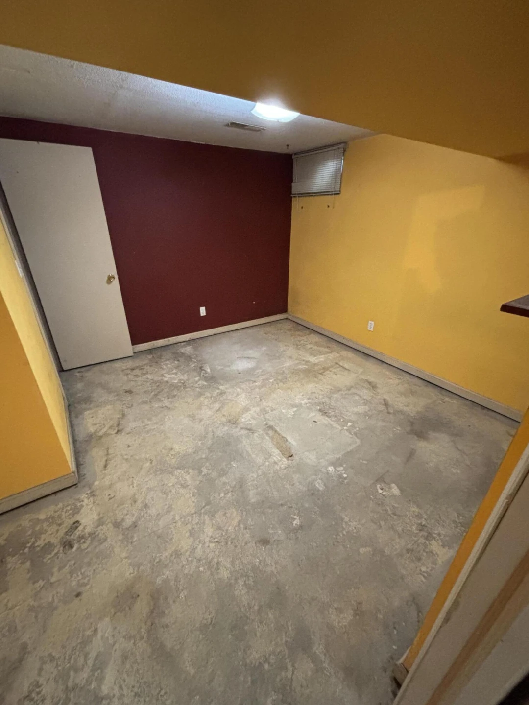 810 E Riverside DR - Photo 12