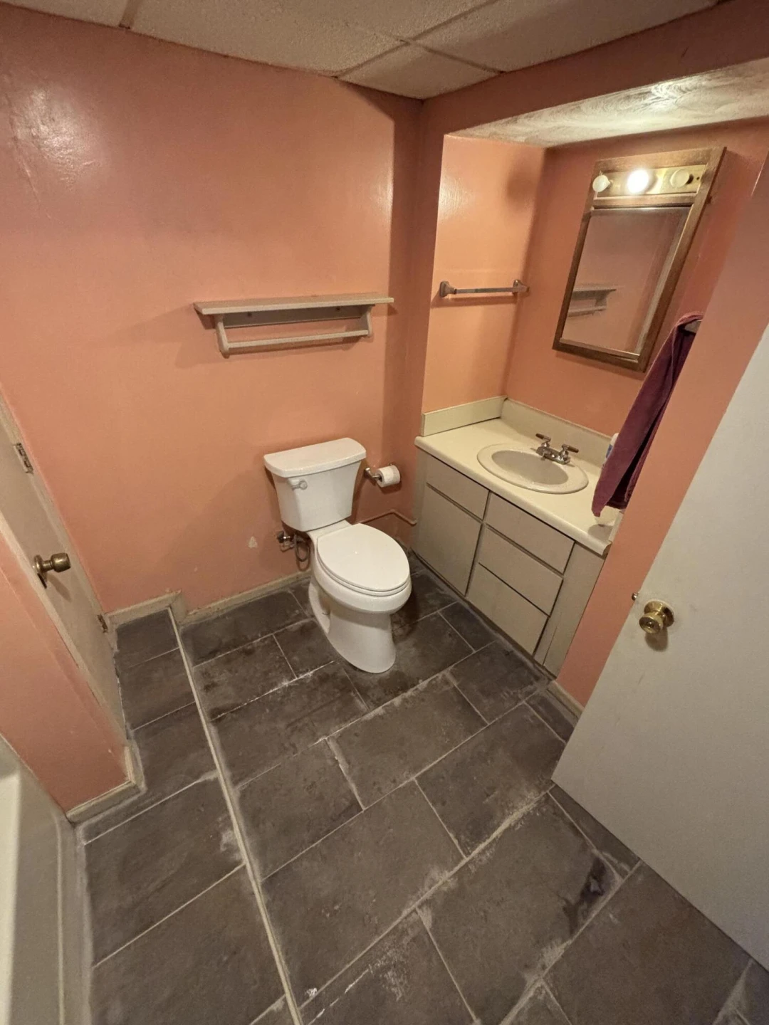810 E Riverside DR - Photo 15