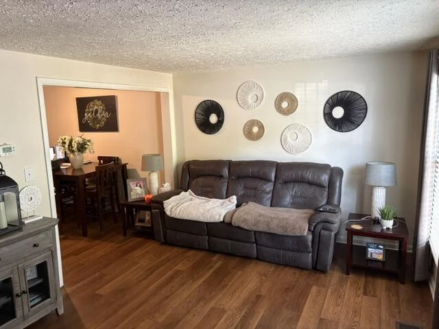 546 Westminister LN - Photo 2