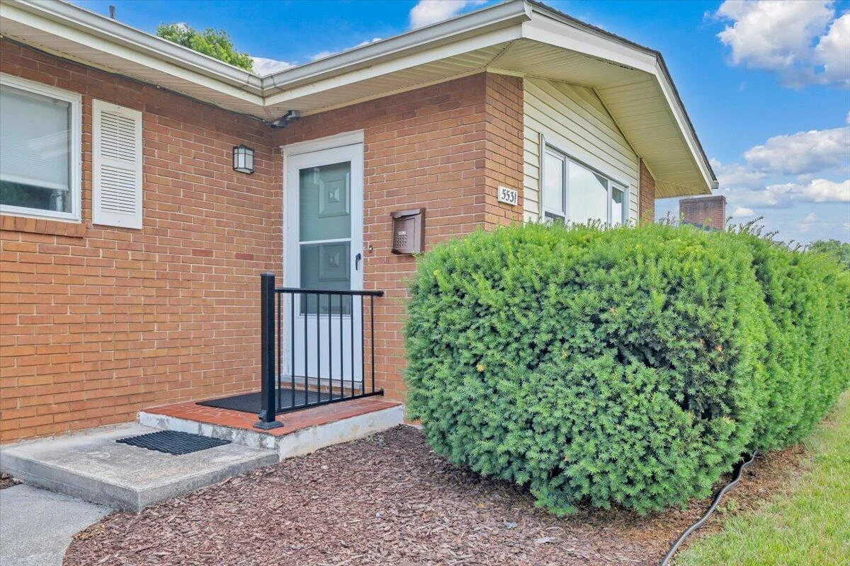 5531 Littleton RD - Photo 3