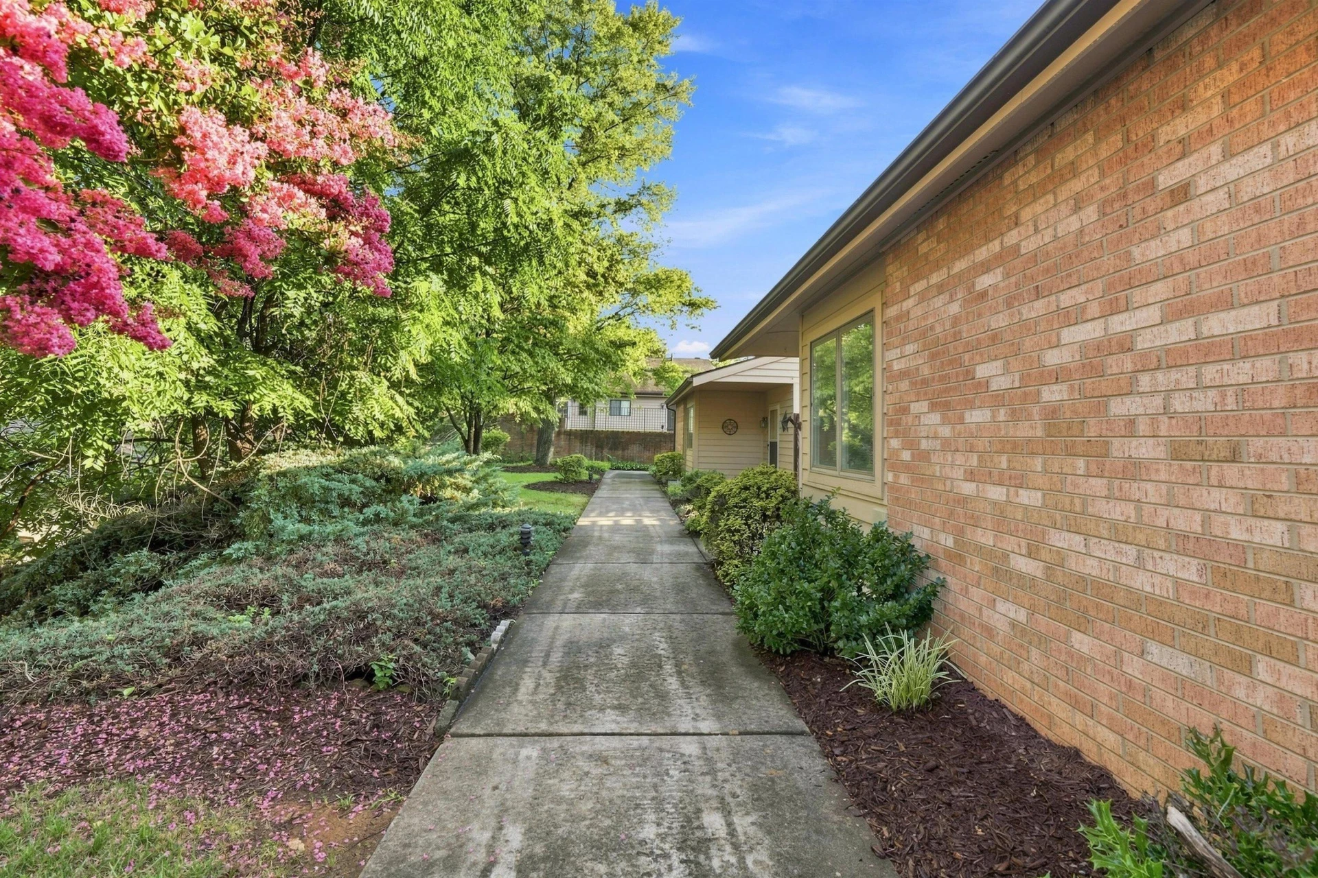 314 Windward DR SW - Photo 2