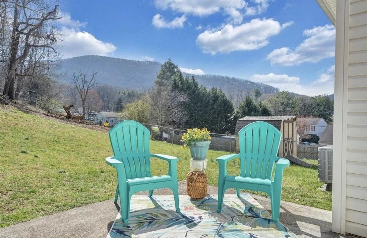 1415 Eanes RD SE - Photo 8