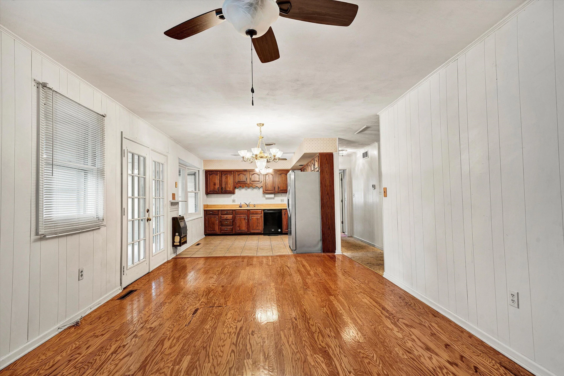 216 Poplar AVE - Photo 10