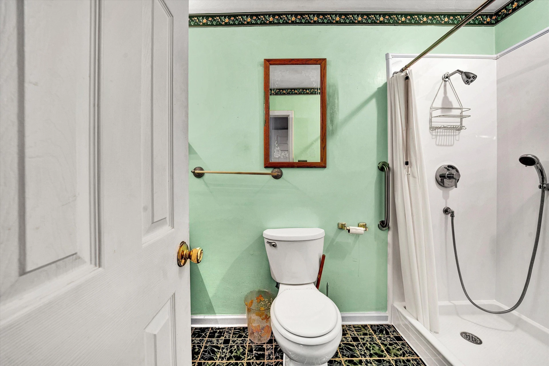 216 Poplar AVE - Photo 22
